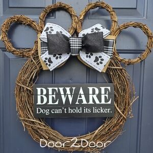 Beware Welcome Paw Wreath 🐾 B&W